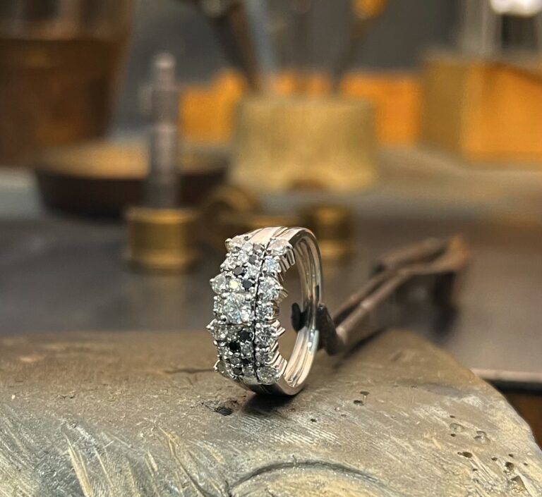 Tärkeistä sormuksista yksi uusi